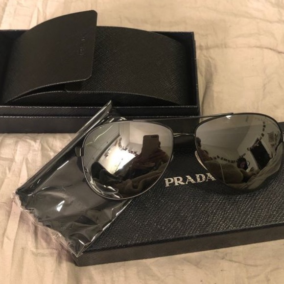 Men’s Aviator Prada Sunglasses. - Picture 2 of 2
